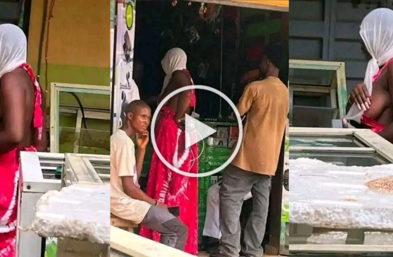 Phone Repairer Claims Woman Arrived at His Shop Dressed Unusually, Sparks Online Debate