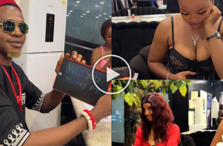 😳🔥 SHOCKING! Man Spotted Proposing to Two Women at the Same Time, Sparks Massive Reactions